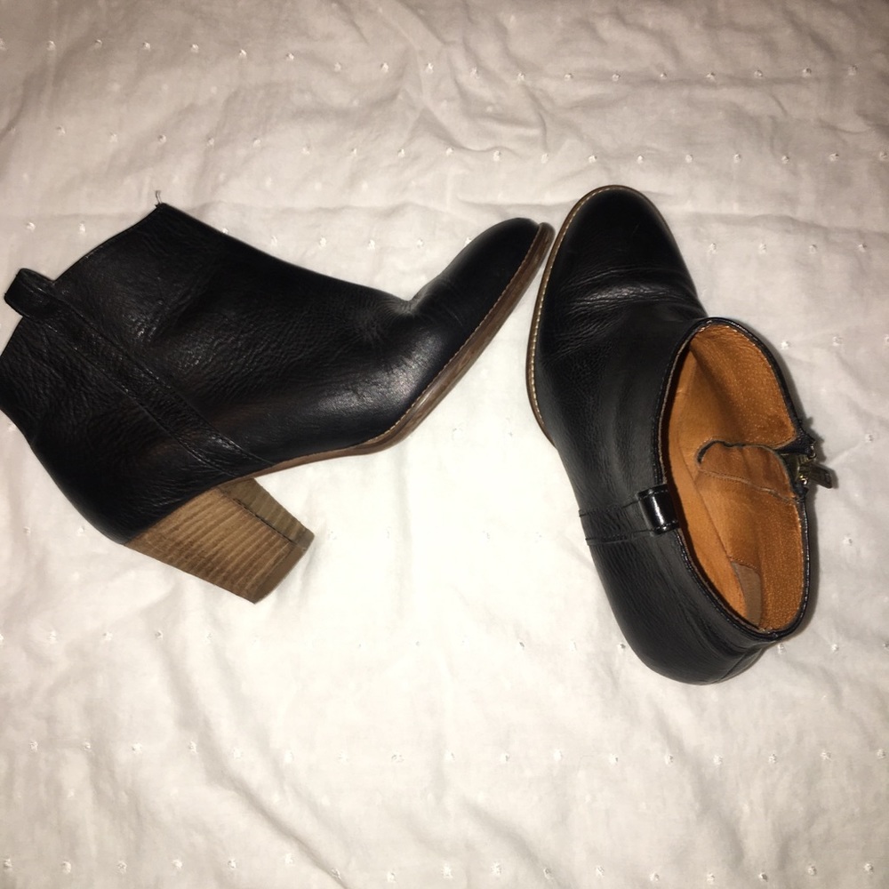 Madewell Patent Black Leather Booties